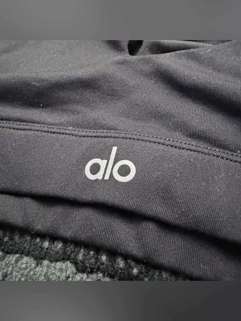 Alo Yoga Peak Bra Asymmetrical Cutout Black Crop Top - Picture 3 of 6